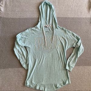 VS PINK KNIT HOODED SWEATSHIRT WITH BACK CUTOUT